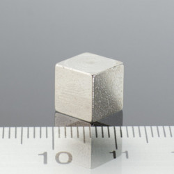 Aimant en pot cube 8x8 mm