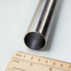 Acier inoxydable – tubes d’un diamètre de 32 x 1,5 mm, soudés, longueur de 1 m – 1.4404
