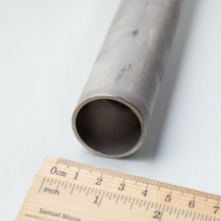 Acier inoxydable – tubes d’un diamètre de 33,7 x 2 mm, sans soudure, longueur de 1 m – 1.4301