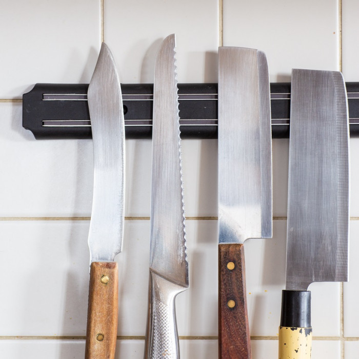 Barre magnétique pour couteaux et ustensiles de cuisine, longueur 38 cm -  le noir