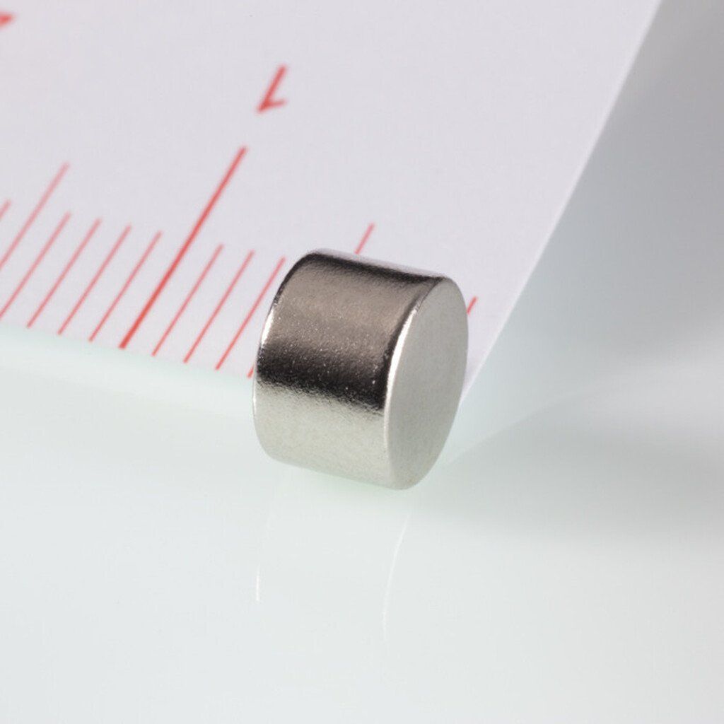 Aimant en néodyme cylindre diamètre 6x4 mm pour magnétiser une aiguille et réaliser de petites expériences