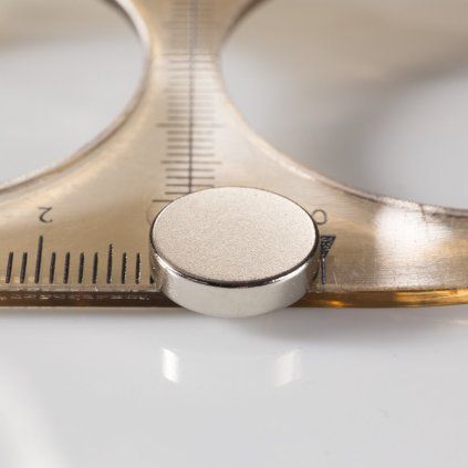 Aimant cylindrique en néodyme nickelé de 12 mm de diamètre et 3 mm de hauteur