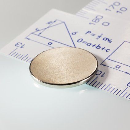 Aimant plat en néodyme nickelé de 20 mm de diamètre et 1,5 mm de hauteur
