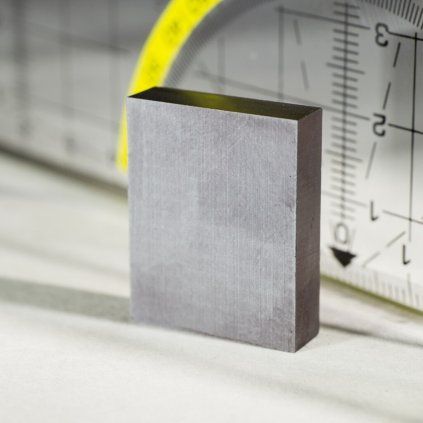 Bloc magnétique en ferrite anisotrope de 25 × 20 × 6 mm