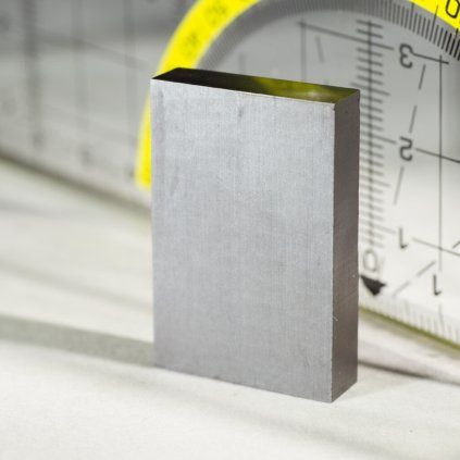 Bloc magnétique en ferrite anisotrope désigné 30 × 20 × 6 mm